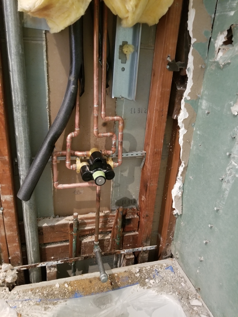 Copper pipe rough-in for bathtub