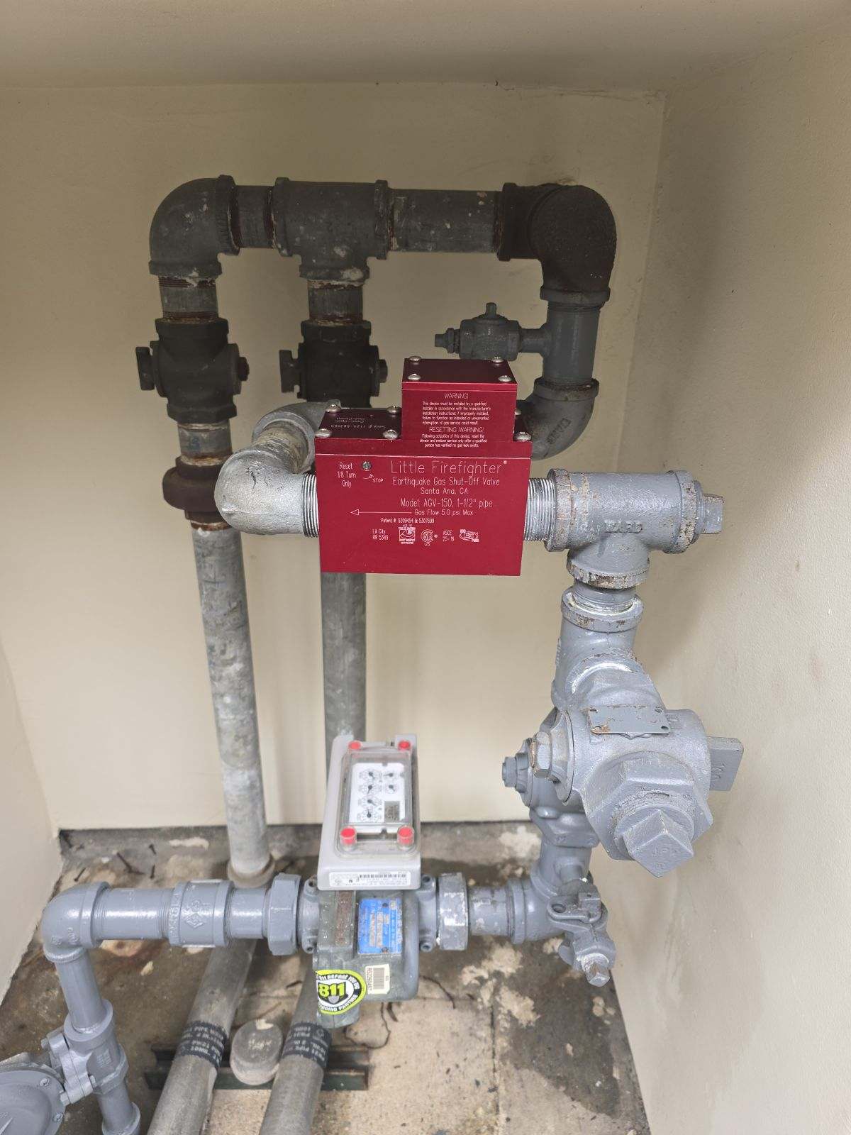 Earthquake seismic gas shutoff valve