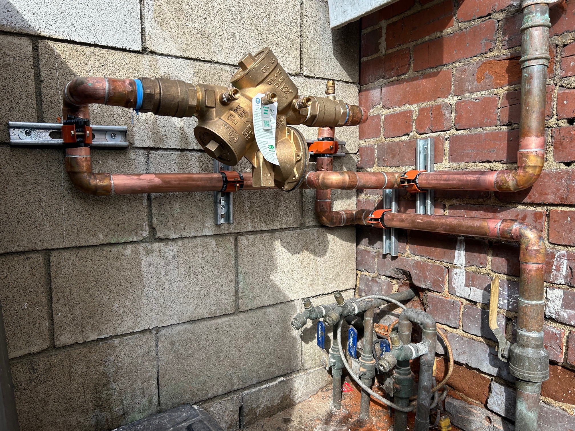 Commercial backflow prevention and leak detection valve